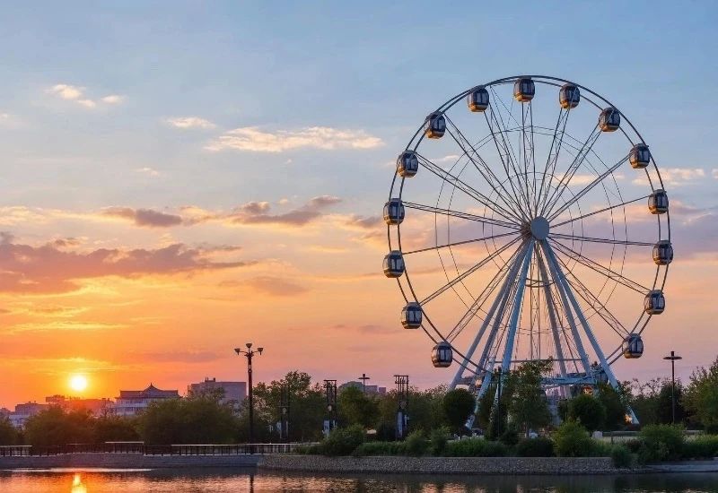 В Элисте открылось 30-метровое колесо обозрения