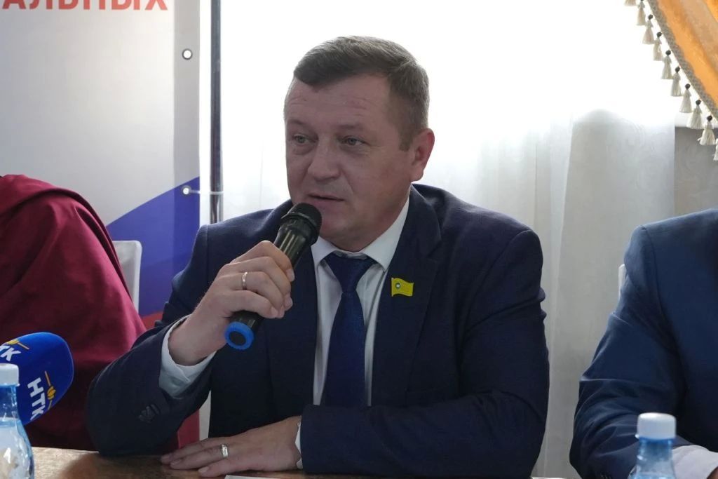 Председатель Народного Хурала (Парламента) Республики Калмыкия Артем Михайлов принял участие в открытии Межрегиональной дискуссионной площадки «Основы государственно-конфессиональных отношений в России» Председатель Народного Хурала (Парламента) Республики Калмыкия Артем Михайлов принял участие в открытии Межрегиональной дискуссионной площадки «Основы государственно-конфессиональных отношений в России»