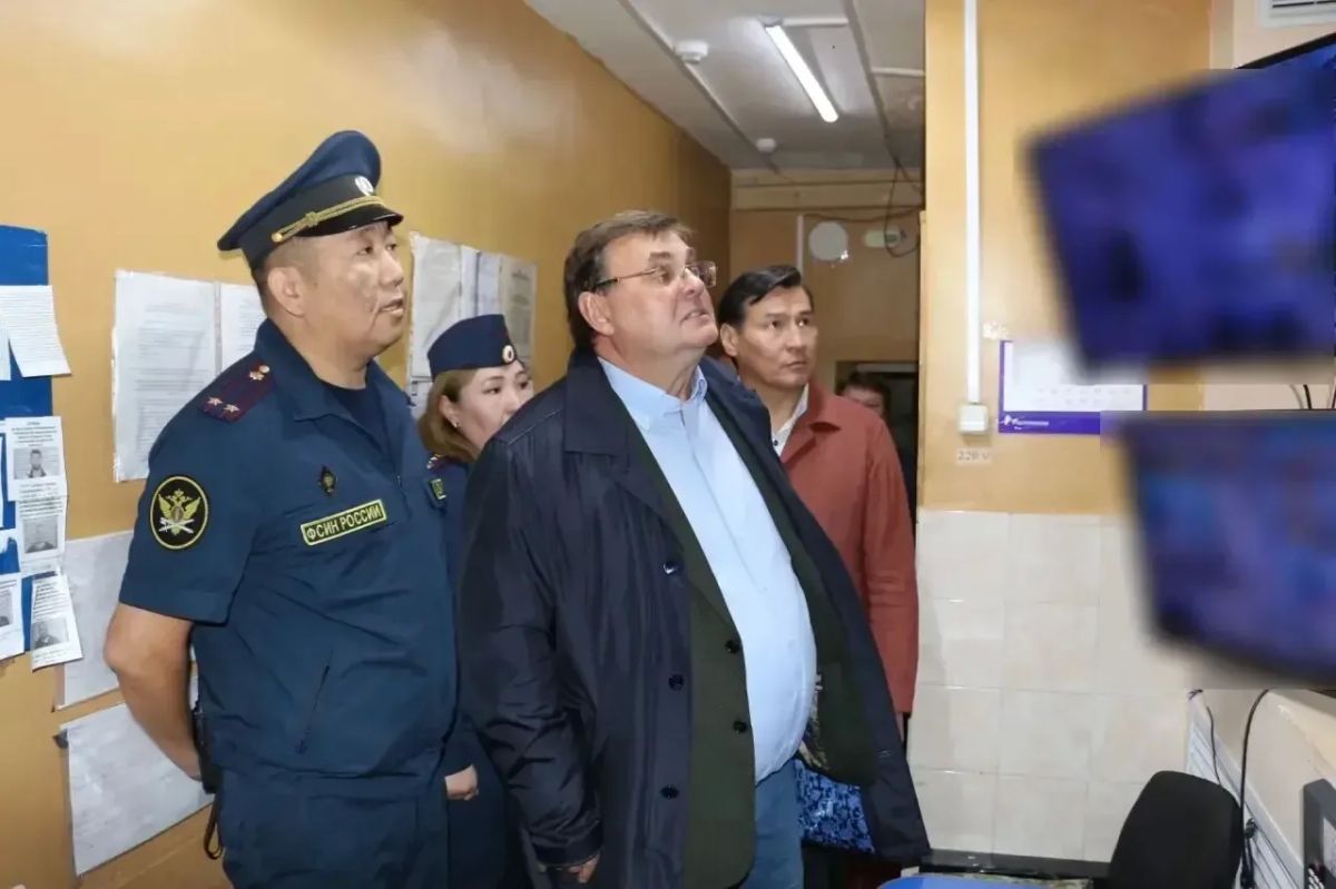 Министр юстиции России Константин Чуйченко посетил в Элисте учреждения УФСИН Министр юстиции России Константин Чуйченко посетил в Элисте учреждения УФСИН