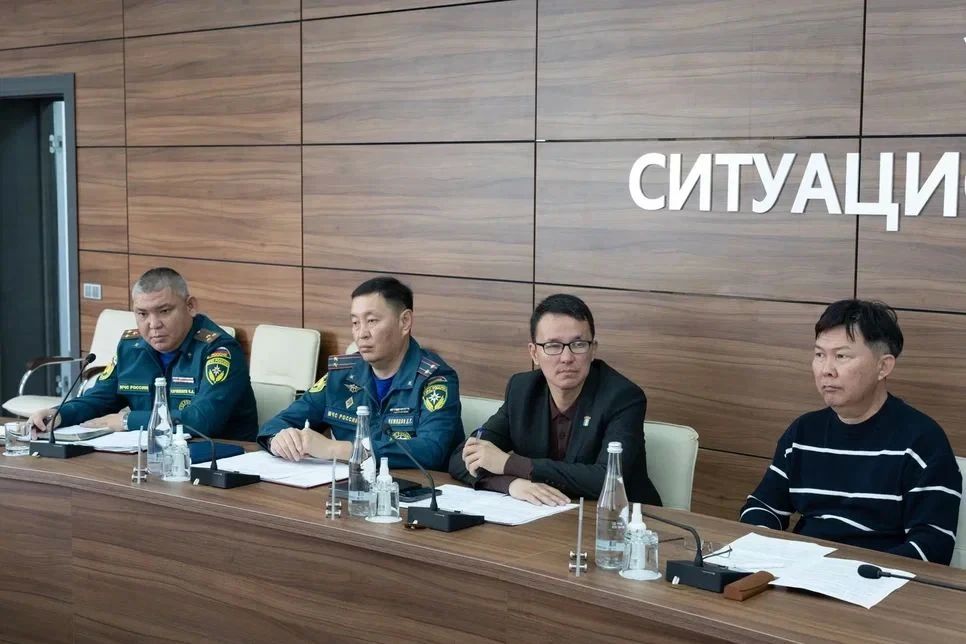 Состоялось рабочее совещание по вопросам гражданской обороны, пожарной безопасности и развития программно- аппаратного комплекса «Безопасный город» под председательством премьера Калмыкии Гиляны Босхомджиевой с участием... Состоялось рабочее совещание по вопросам гражданской обороны, пожарной безопасности и развития программно- аппаратного комплекса «Безопасный город» под председательством премьера Калмыкии Гиляны Босхомджиевой с участием...
