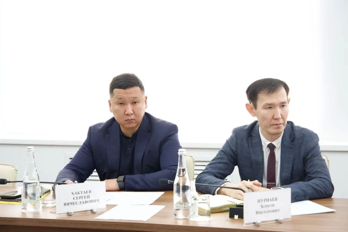 Состоялось рабочее совещание по вопросам гражданской обороны, пожарной безопасности и развития программно- аппаратного комплекса «Безопасный город» под председательством премьера Калмыкии Гиляны Босхомджиевой с участием... Состоялось рабочее совещание по вопросам гражданской обороны, пожарной безопасности и развития программно- аппаратного комплекса «Безопасный город» под председательством премьера Калмыкии Гиляны Босхомджиевой с участием...