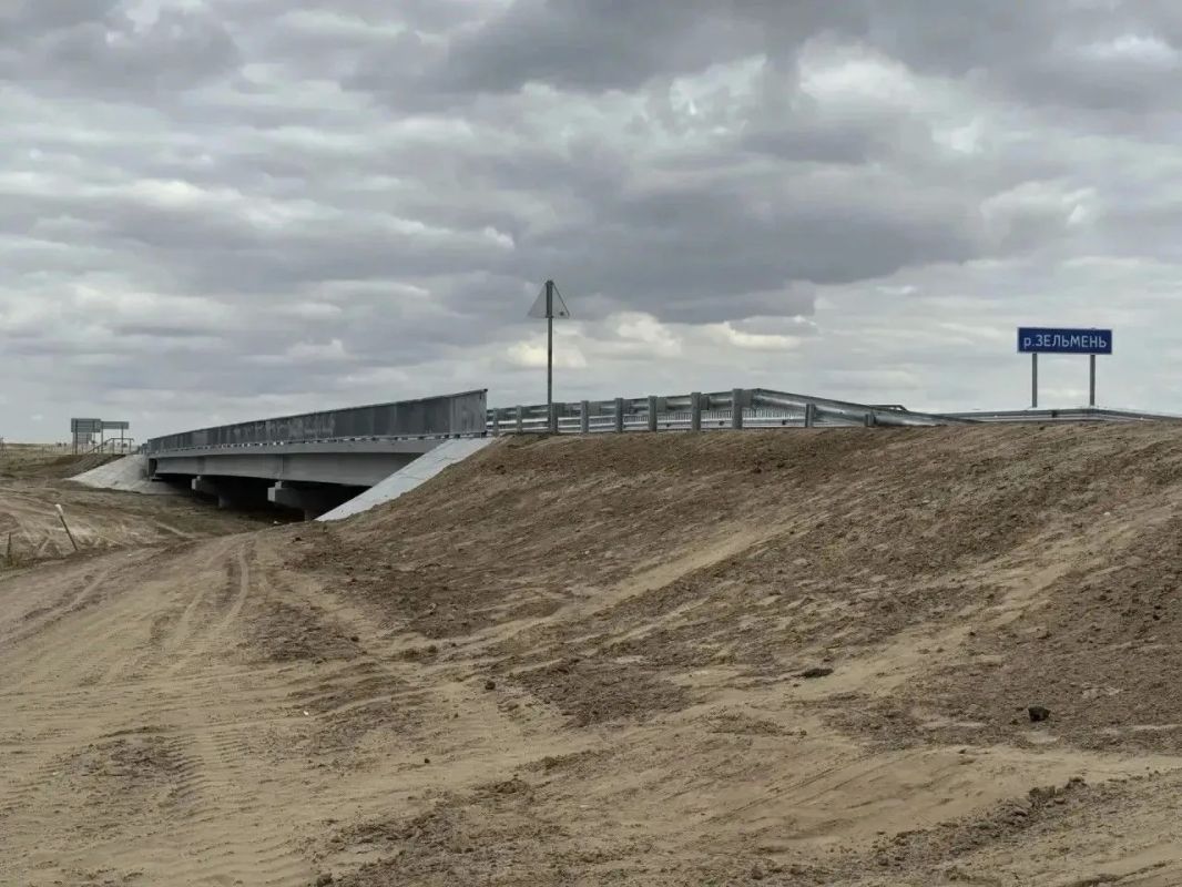 В Калмыкии за три квартала отремонтировали более 19 км дорог В Калмыкии за три квартала отремонтировали более 19 км дорог