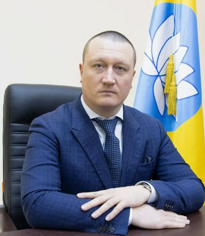 Тарифы ЖКХ растут, а чиновники воруют: в Калмыкии вице-премьер и глава минЖКХ попались на взятке в 19 млн Тарифы ЖКХ растут, а чиновники воруют: в Калмыкии вице-премьер и глава минЖКХ попались на взятке в 19 млн