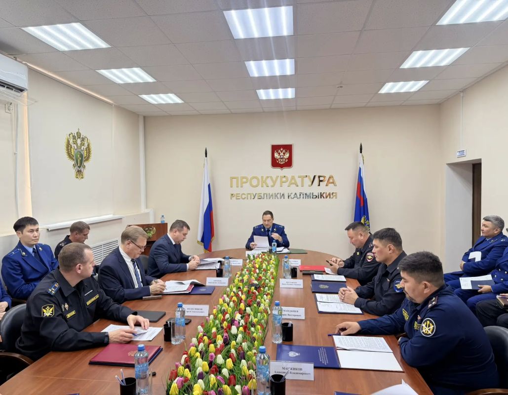 Сегодня, 29 октября 2026 года, под председательством и.о. прокурора республики Александра Мухаева проведено координационное совещание по вопросу о состоянии работы правоохранительных органов по выявлению, пресечению... Сегодня, 29 октября 2026 года, под председательством и.о. прокурора республики Александра Мухаева проведено координационное совещание по вопросу о состоянии работы правоохранительных органов по выявлению, пресечению...