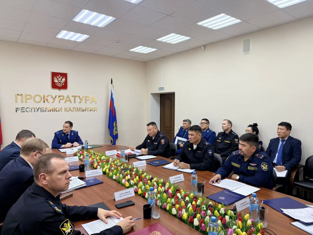 Сегодня, 29 октября 2026 года, под председательством и.о. прокурора республики Александра Мухаева проведено координационное совещание по вопросу о состоянии работы правоохранительных органов по выявлению, пресечению... Сегодня, 29 октября 2026 года, под председательством и.о. прокурора республики Александра Мухаева проведено координационное совещание по вопросу о состоянии работы правоохранительных органов по выявлению, пресечению...