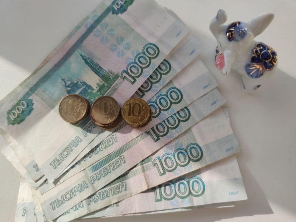 Кому положена прибавка к пенсии свыше двух тысяч рублей