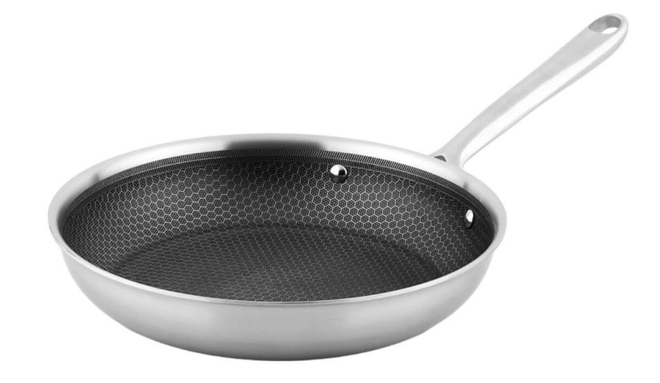 Как правильно заботиться о сковородах с антипригарным покрытием: мифы и реальность