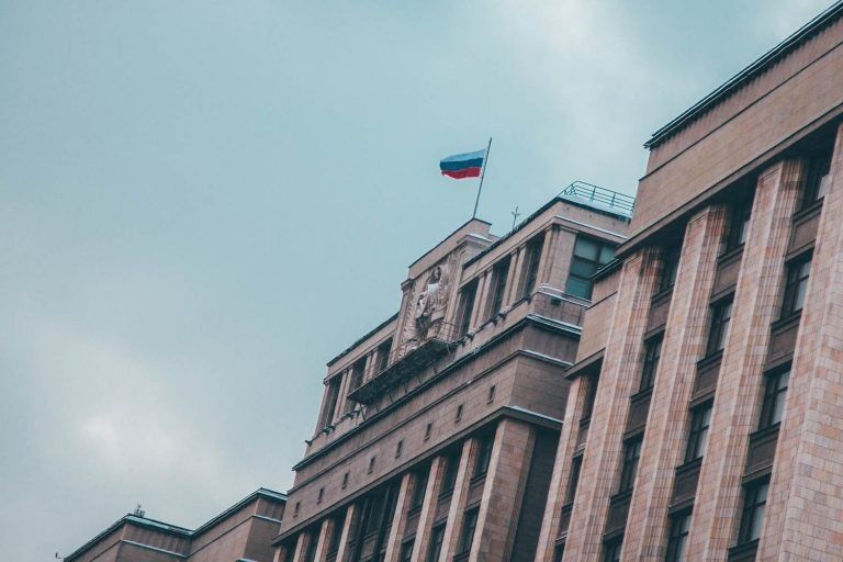 КПРФ инициировала запрет на зарубежную недвижимость для госслужащих