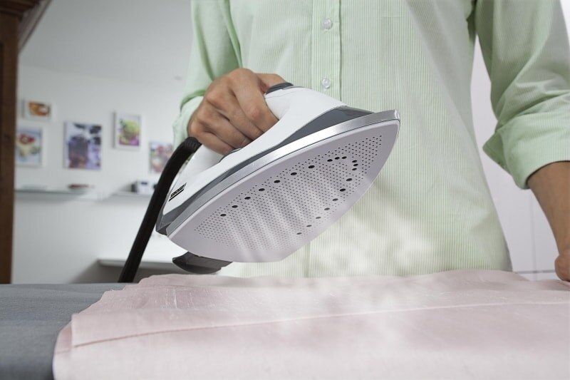 Как гладить одежду и белье: полезные советы для идеального результата